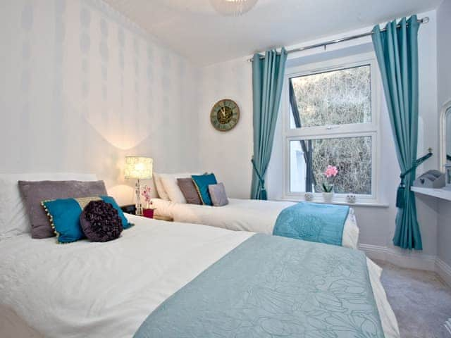 Twin bedroom | Kerensa, Looe