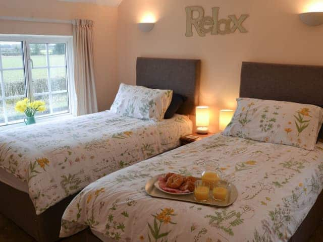 Twin bedroom | Glen Cottage, Westfield, near Dereham