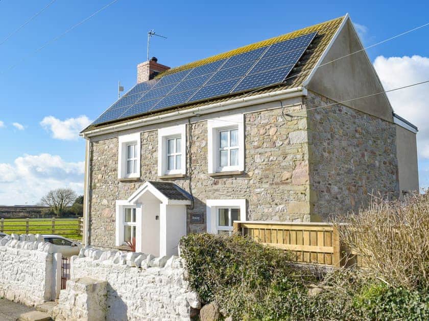 Delightful holiday home | Bryntowy - Tanylan Farm Cottages, Kidwelly