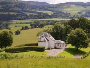 Pretty tower house in open rural landscape | Castle Peroch - Kinnaird Estate Cottages, By Dunkeld, Pitlochry