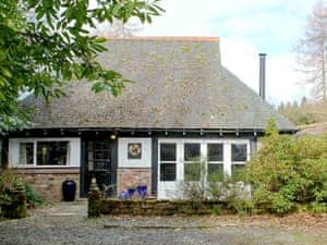 Delightful holiday home | Gareside Lodge, Shandon, near Loch Lomond