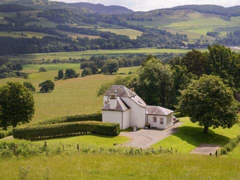 Pretty tower house in open rural landscape | Castle Peroch - Kinnaird Estate Cottages, By Dunkeld, Pitlochry