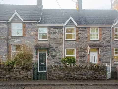 Delightful holiday home | Isallt, Nantlle, near Beddgelert