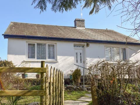 Lovely detached holiday cottage | Tynlone Villa, Swyddffynnon, near Devils Bridge