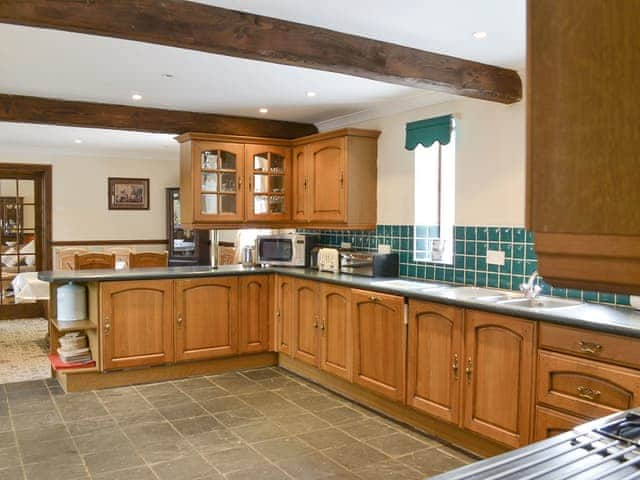 Well-equipped fitted kitchen | The Gingang - West Bridge End, Frosterley, near Bishop Auckland