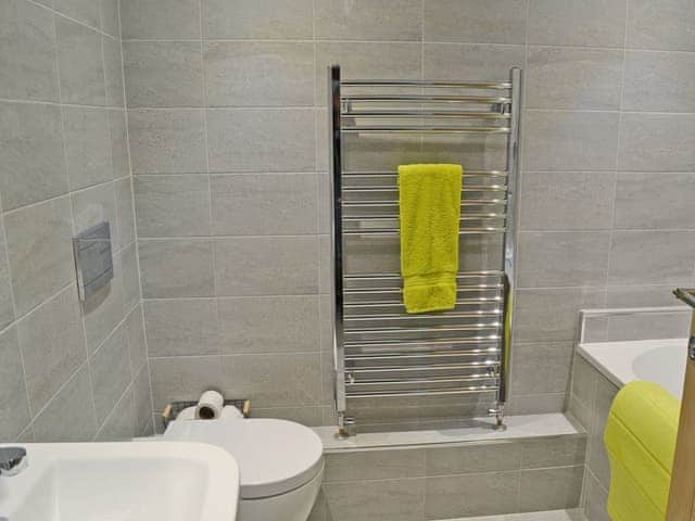 Well presented bathroom | Alnwick Malthouse, Alnwick