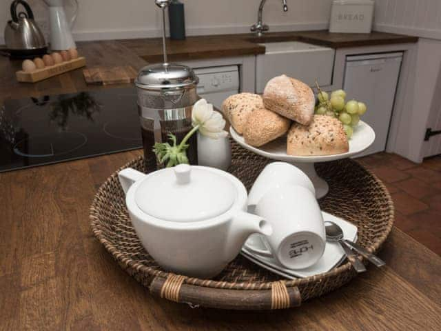 Farmhouse kitchen/dining room | Heron Barn, Lamas, near Buxton