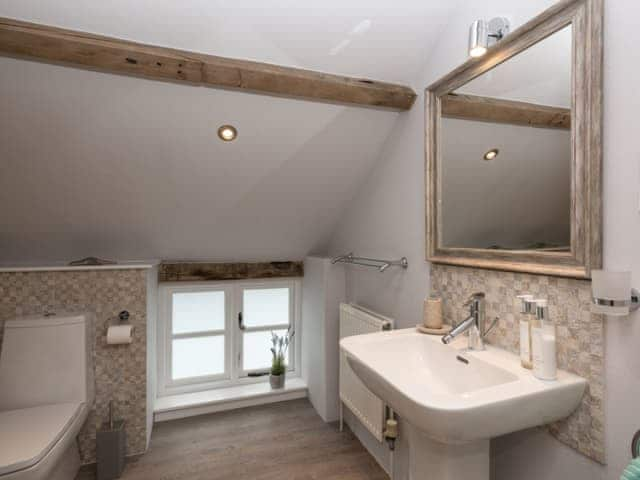 Bathroom | Heron Barn, Lamas, near Buxton