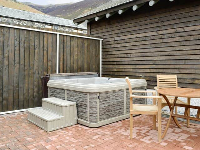 Luxurious hot tub | Lucy&rsquo;s Lodge - Doddick Farm Cottages, Threlkeld, near Keswick