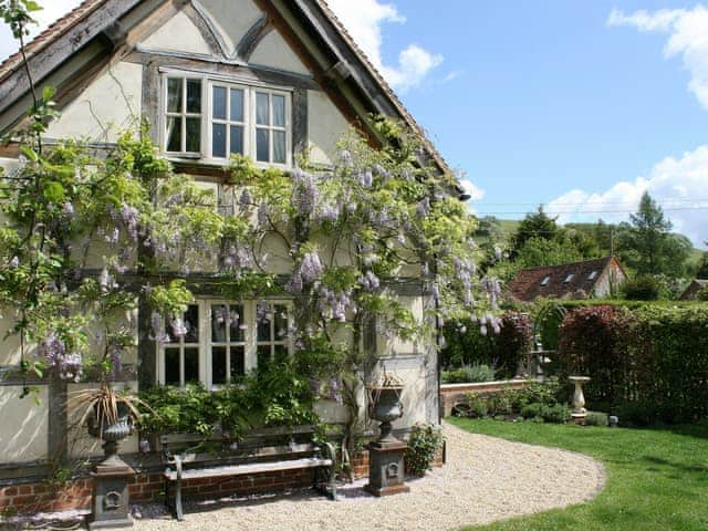 Views of the owners garden | The Cart Shed, Turville, near Henley-on-Thames