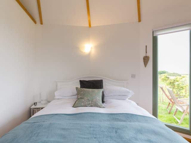 Interior | Bay - Buttercup Barn Retreats, Wootton Bridge