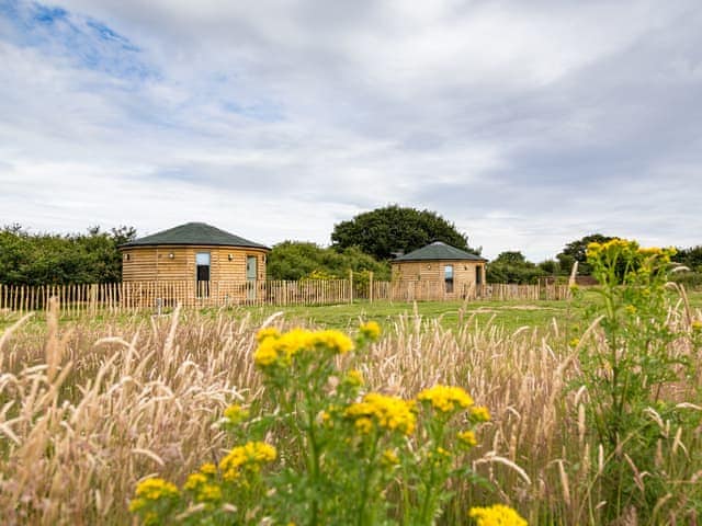 Exterior | Bay - Buttercup Barn Retreats, Wootton Bridge