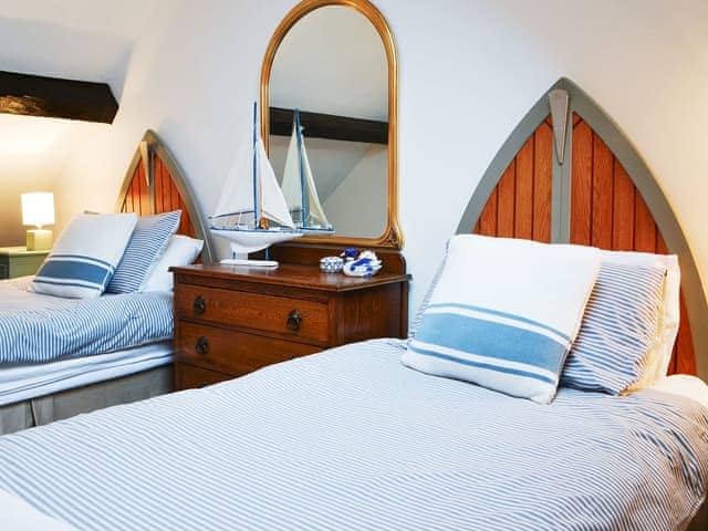 Well-appointed twin bedded room | Clutter Cottage, Druridge Bay