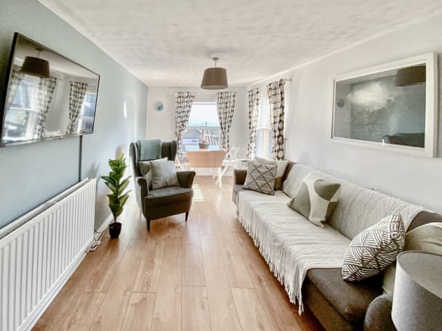 Tastefully furnished living/dining room | Corner View, Broadstairs
