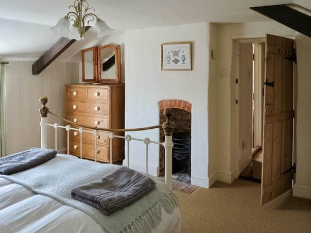 Peaceful double bedroom | Jenny&rsquo;s Cottage, Mundesley