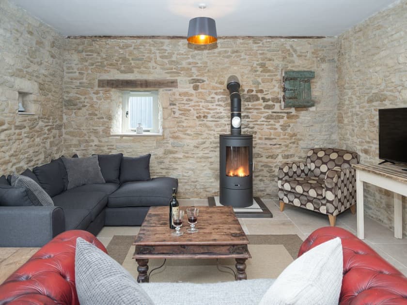 The Middle Barn - UKC3043