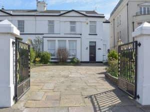 Stylish seaside holiday property | 28 The Promenade, Southport