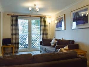 Charming living/dining room | Claife View, Windermere
