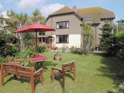 Detached, spacious family accommodation | The Gazebo, Marazion, near Penzance