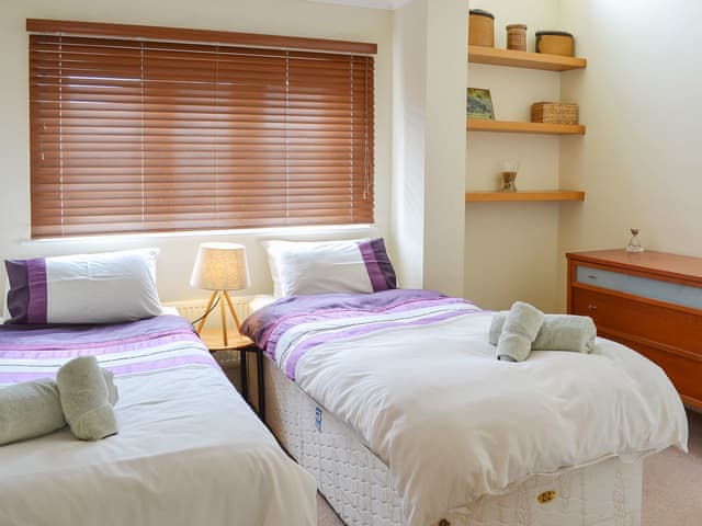 Twin bedroom | The Courtyard, Tehidy Park, near Camborne