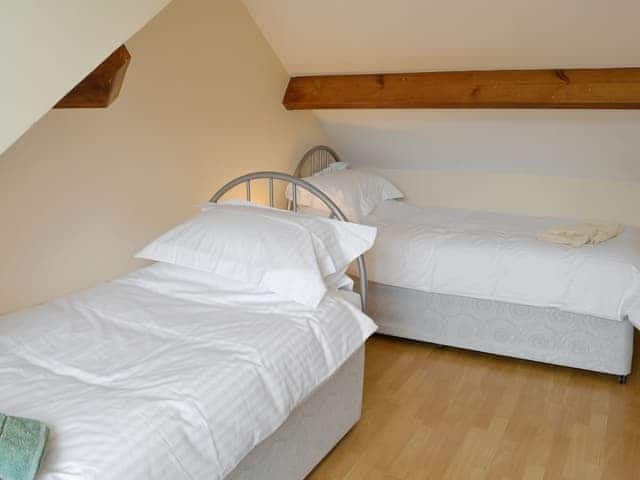 Light and airy twin bedroom | Skiddaw View, Keswick