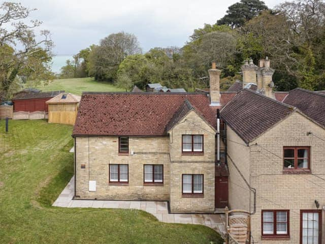 Lovely semi-detached property surrounded by woodland and coastline. | The Coach House, Wootton, near Ryde