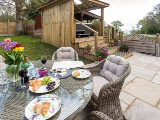 Sitting out area | The Coach House, Wootton, near Ryde