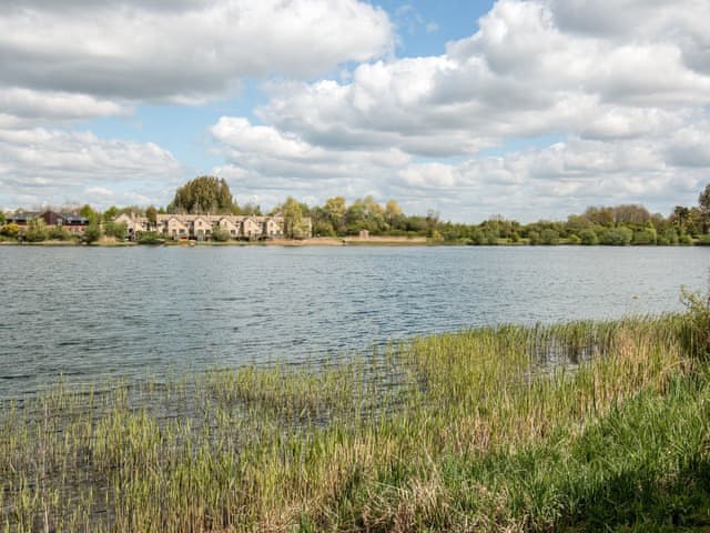 Surrounding area | Moorhens Cottage, Cotswold Water Parks