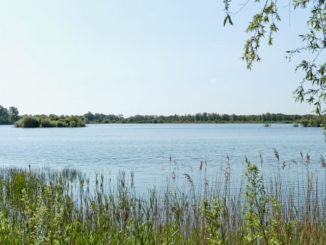 Surrounding area | Moorhens Cottage, Cotswold Water Parks
