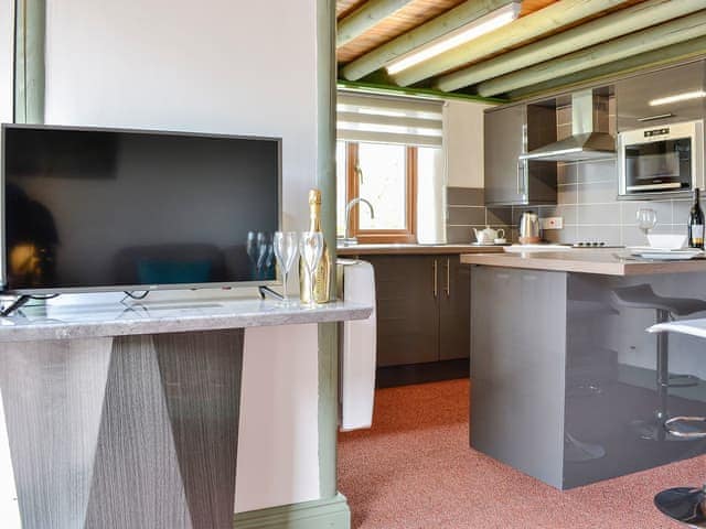 Open plan living space | Darci&rsquo;s Lodge - Doddick Farm Cottages, Threlkeld, near Keswick