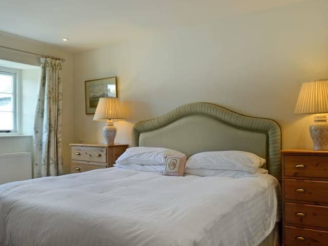 Charming en-suite double bedroom | The Coach House, Chulmleigh, near South Molton