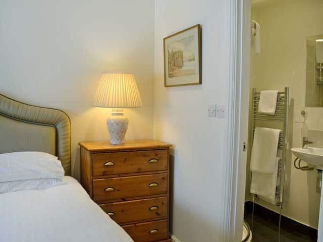 Charming en-suite double bedroom | The Coach House, Chulmleigh, near South Molton