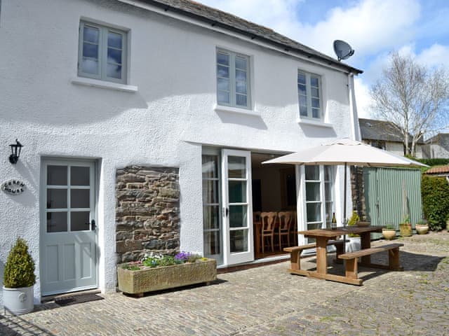 Relaxing sitting-out-area | The Coach House, Chulmleigh, near South Molton