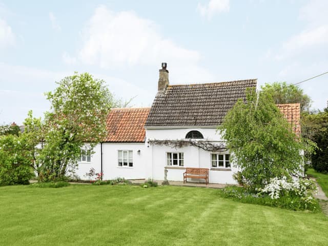 Quintessentially English, period detached cottage | Church Cottage, Denford, near Thrapston