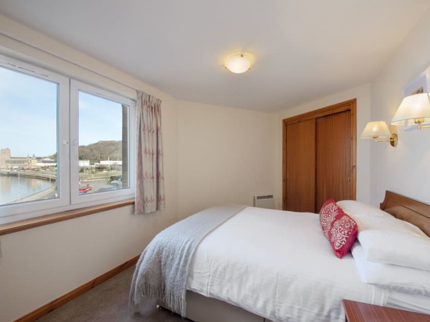 Wonderful double bedroom with bay views | Apartment, Staffa 2, Staffa 6 - Esplanade Court, Oban, Argyll