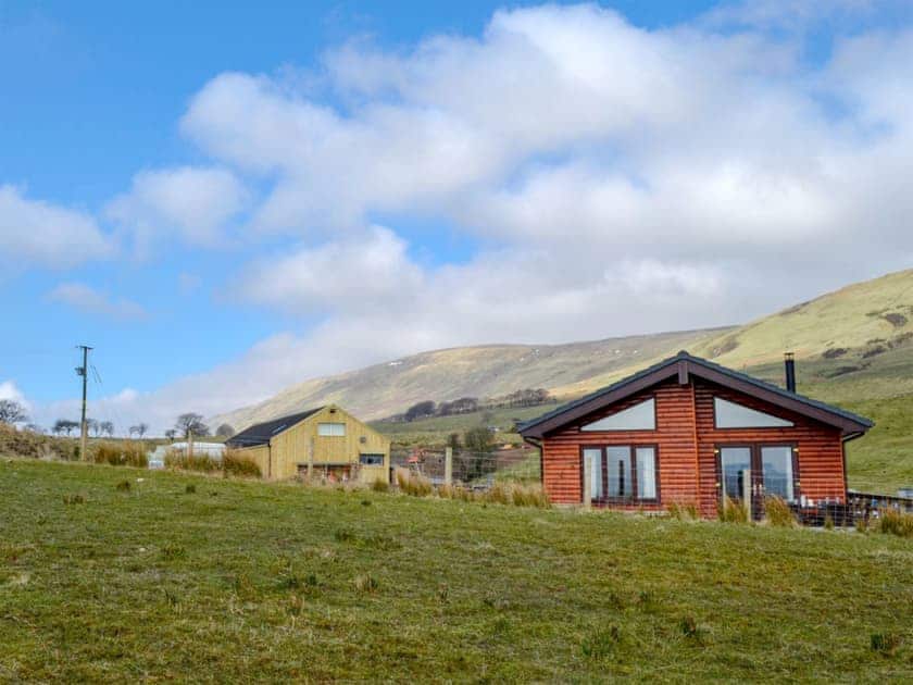 Wonderful holiday home set in the foothills of the Campsie Fells | The Clyde - Woodburn Lodges, Milton of Campsie, near Kirkintilloch