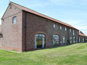 Wonderfully converted former farm buildings | Nightingale - North Moor Farm Cottages, Flamborough