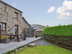 Exterior | Hen Stabl - Parciau Farm Cottages, Caernarfon