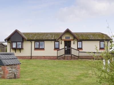 Lovely holiday home | Driftwood, St. Merryn, near Padstow