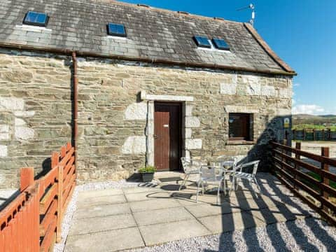 Characterful holiday home with enclosed patio area | The Stable - Clauchan Farm, near Gatehouse of Fleet