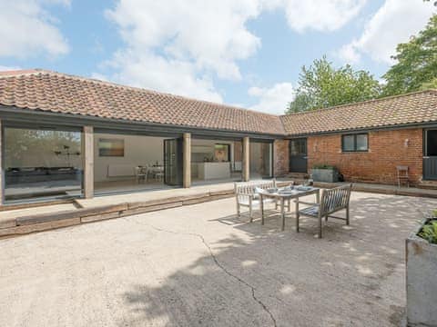 Stunning detached single storey barn conversion | The Cowshed, Reepham