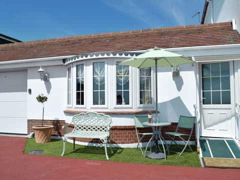 Coastal semi-detached bungalow | The Annexe, Clacton-on-Sea