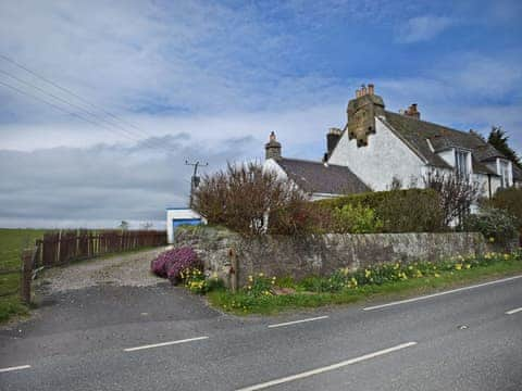 Lovely semi-detached cottage | South House, Lathones, near St Andrews