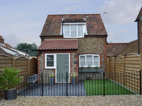 Traditional Norfolk cottage | Willow Cottage, Great Ryburgh, near Fakenham