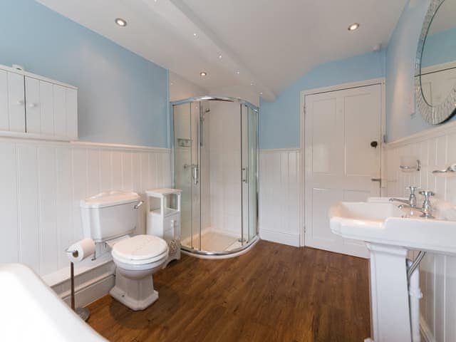 Bathroom | Clarendon House, Shanklin