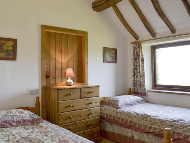 Light and airy twin bedroom | Townfield Farm, Kettleshulme, near Whaley Bridge