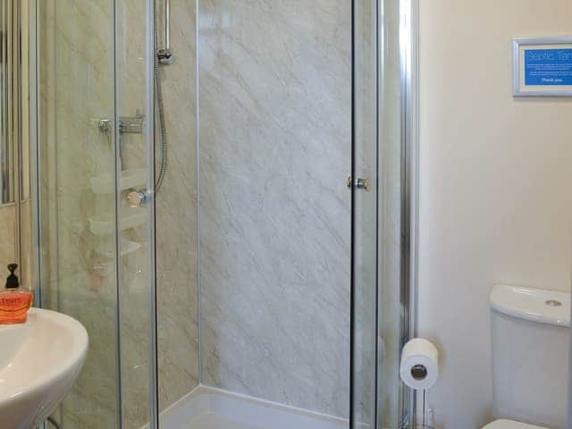 Shower room | Scholten Lodge, Pentonvale, near Roche