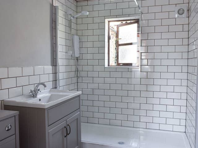 Shower room | Tavern Cottage - Tavern Cottages, Newsham, near Richmond