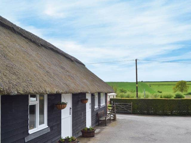 Charming, thatched, single-storey barn conversion | Yew Tree Cottage, Cheriton, near Alresford