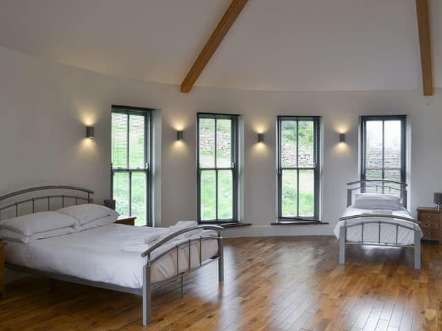 Twin bedroom | The Farmhouse - Bowlees Holiday Cottages, Wolsingham, near Stanhope